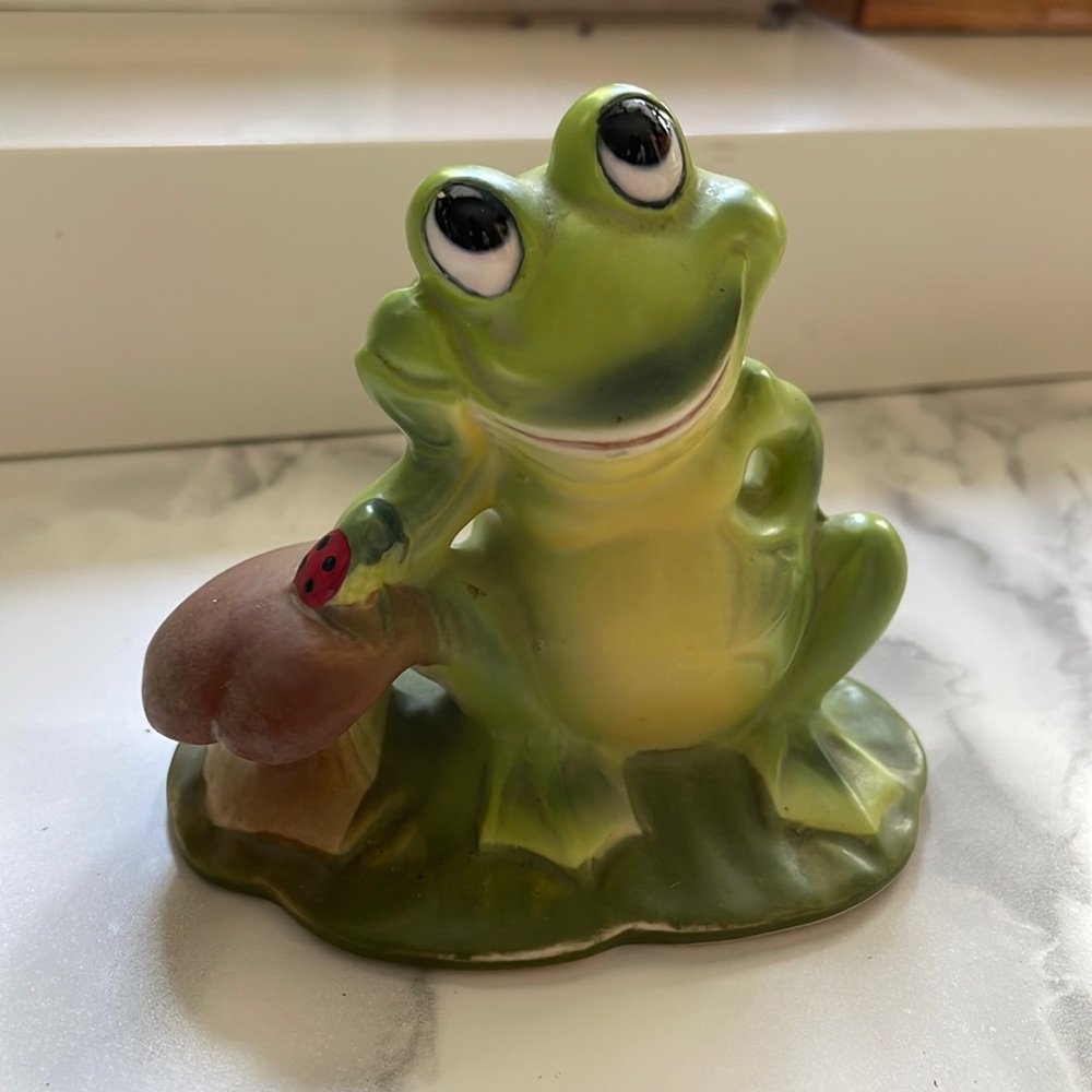 Vintage - Josef Originals Green Frog on Lily Pad